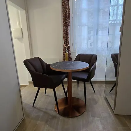 Luxorange Apartment
